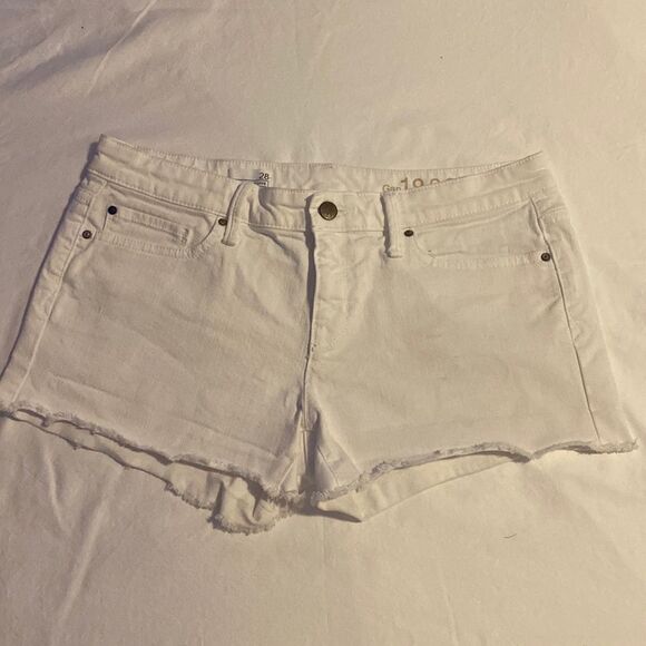 Gap 1969 Summer Cutoff Denim Shorts in White Size 28 NWOT - Picture 1 of 12